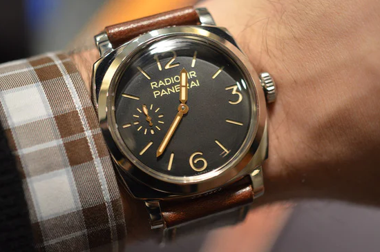 Mit dem Panerai replica Radiomir 1940: Eine PAM mit einem (etwas) anderen Gehäusedesign + einem Minerva-Uhrwerk