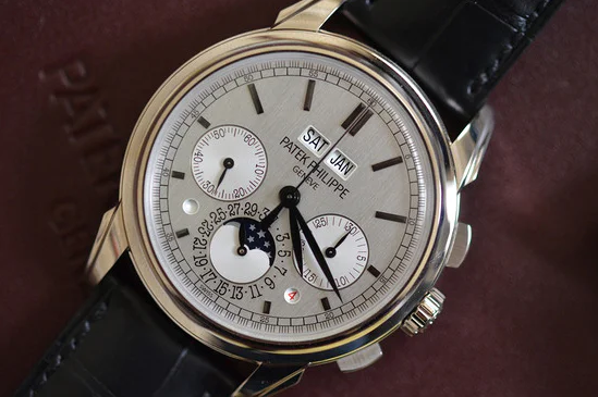 Ein genauerer Blick auf den Patek Philippe replica 5270 Perpetual Calendar Chronograph