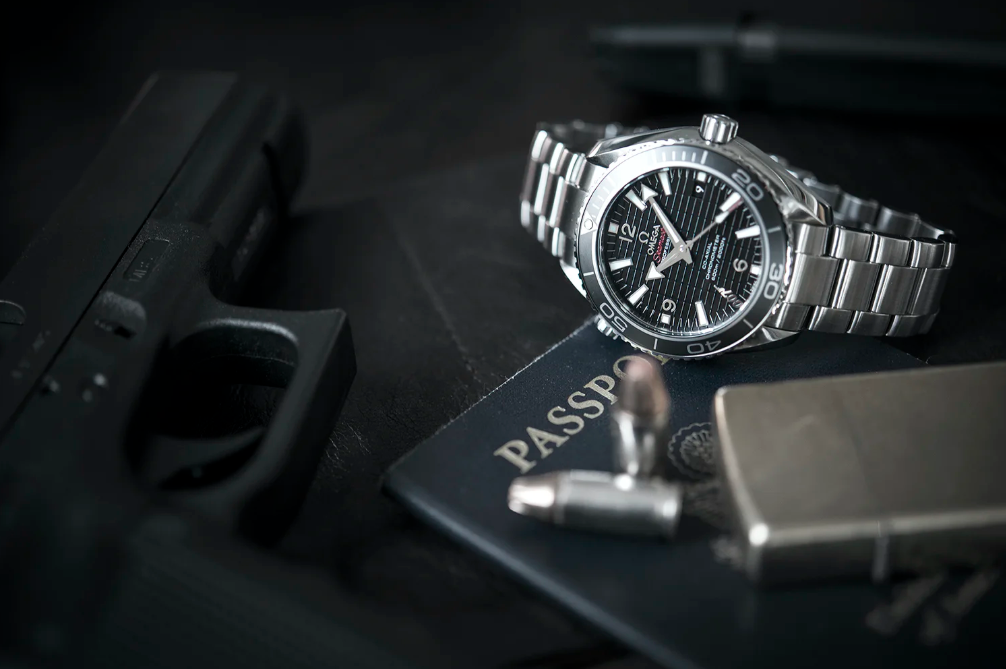 Mit der Omega replica Seamaster Planet Ocean Skyfall Limited Edition