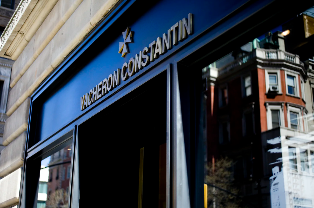 Beobachten Sie das Einkaufen in NYC: In der Vacheron Constantin replica Boutique